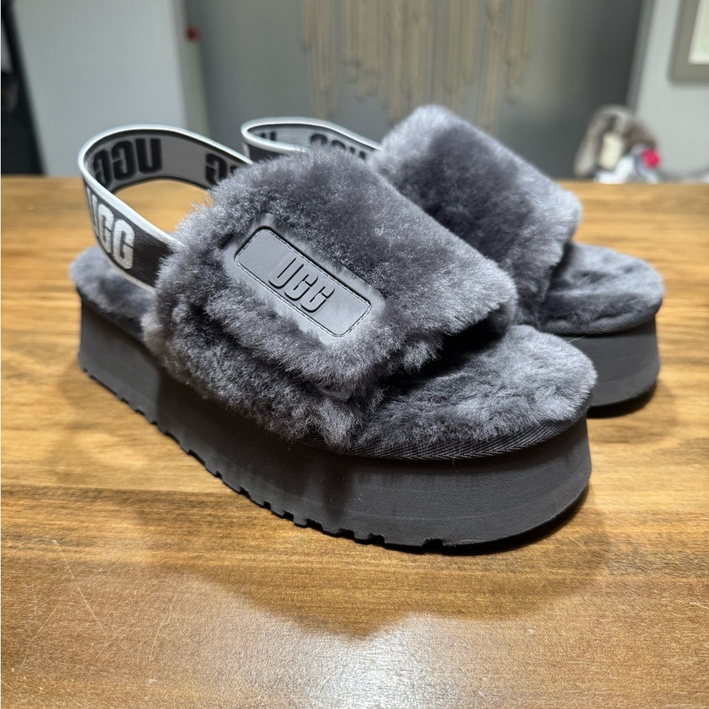 UGG Disco Suede Slipper | Grey | W7